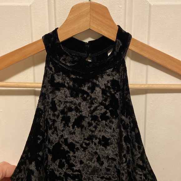 Hollister High Neck Velvet Mini Dress - Picture 4 of 9